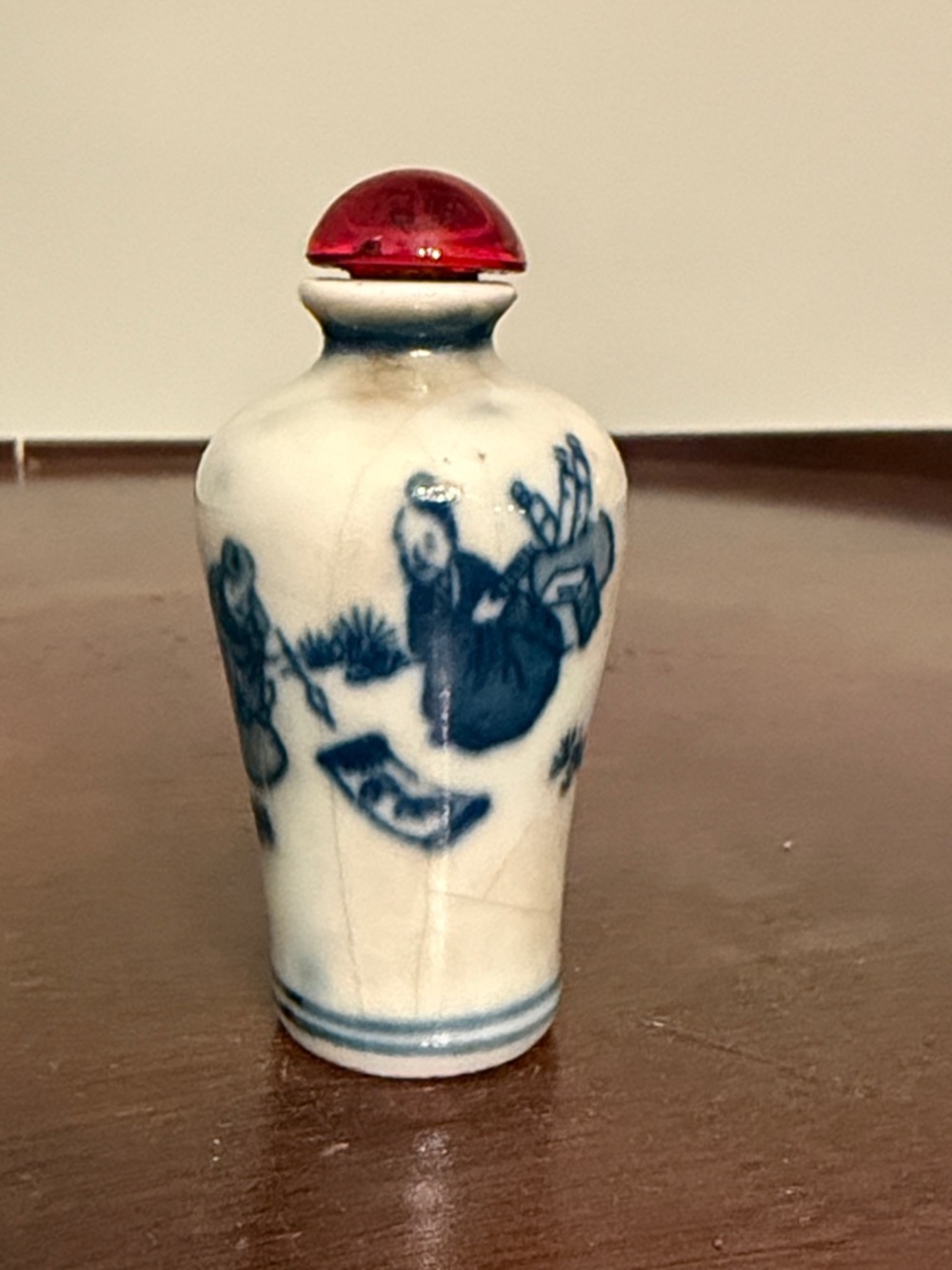 Vintage Chinese Blue & White Porcelain Snuff Bottle with Red Stopper & Spoon